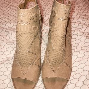 Nude / Taupe Open toe, Heeled bootie